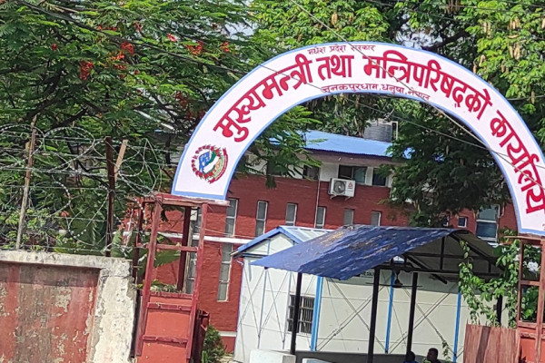 मधेस प्रदेश सरकार गठन भएको एक महिनासम्म पनि मन्त्रिमण्डल अपूर्ण